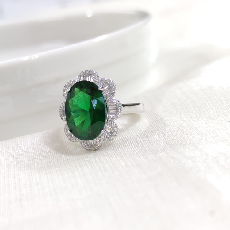 İTHAL OVAL BAGET ÇİÇEK ZÜMRÜT ZİRKON GÜMÜŞ YÜZÜK