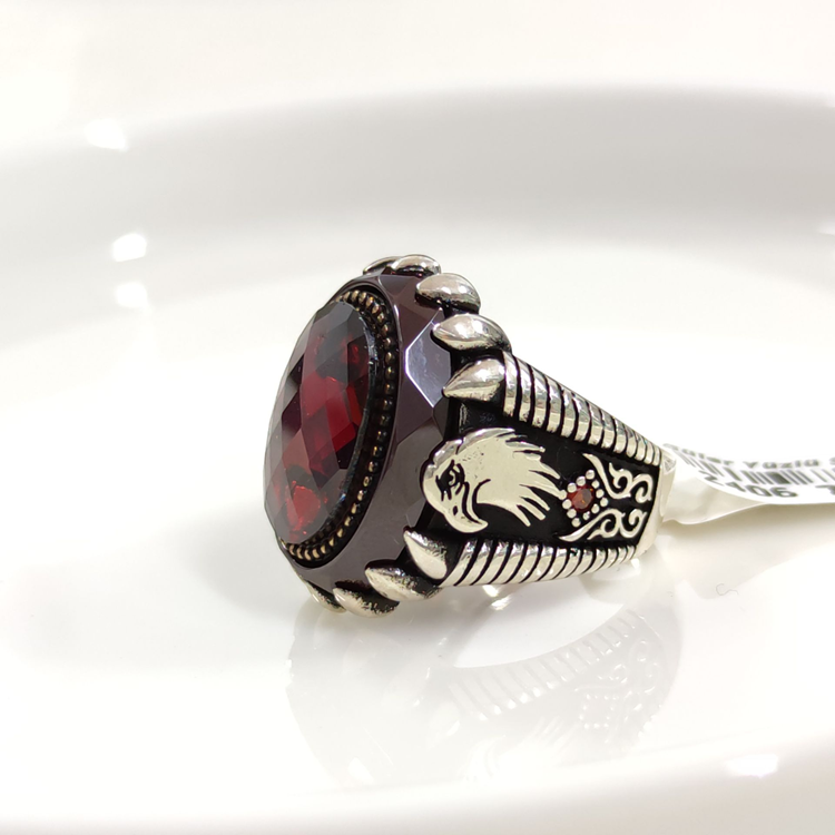 PENÇE KARTAL KIRMIZI TAŞLI GÜMÜŞ ERKEK YÜZÜK