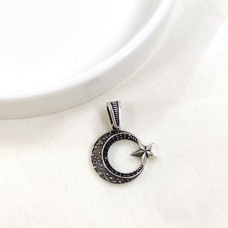 OKSİTLİ AY YILDIZ GÜMÜŞ KOLYE UCU 2 CM
