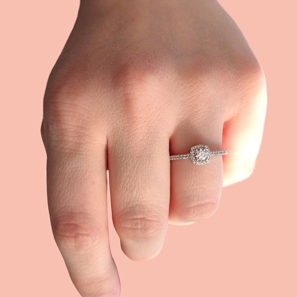 MİNİ KARE TEKTAŞ GÜMÜŞ YÜZÜK RODYUM BEYAZ - 18