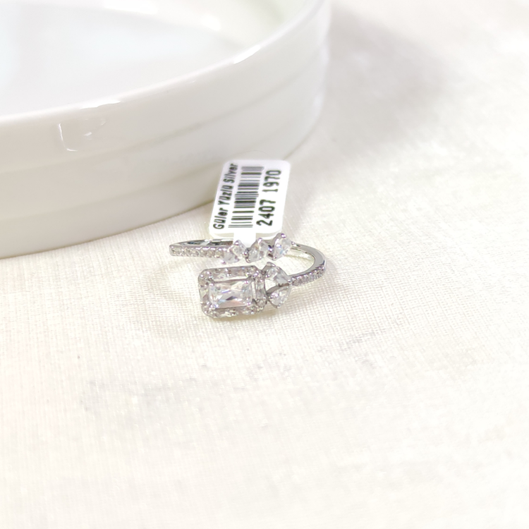 İTHAL BAGET DAMLA TAŞLI GÜMÜŞ YÜZÜK