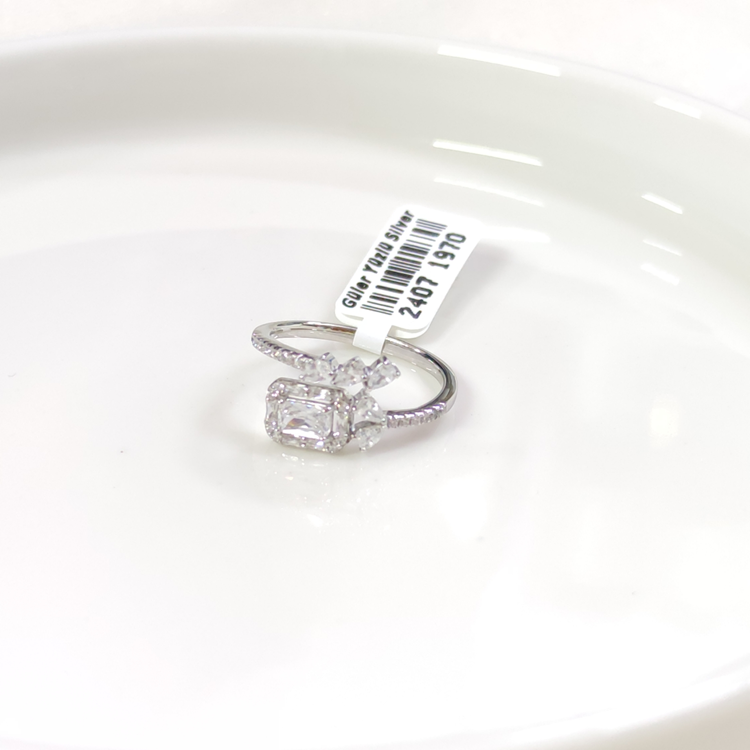 İTHAL BAGET DAMLA TAŞLI GÜMÜŞ YÜZÜK