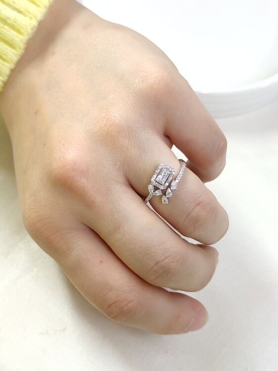 İTHAL BAGET DAMLA TAŞLI GÜMÜŞ YÜZÜK