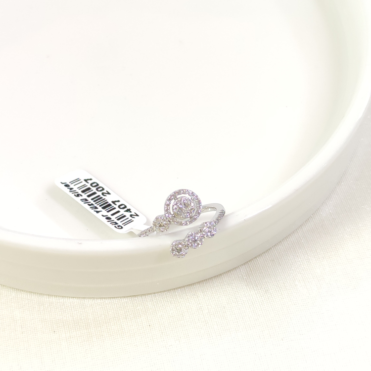 İTHAL YUVARLAK BAGET TAŞLI GÜMÜŞ YÜZÜK