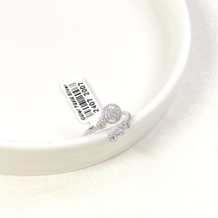 İTHAL YUVARLAK BAGET TAŞLI GÜMÜŞ YÜZÜK