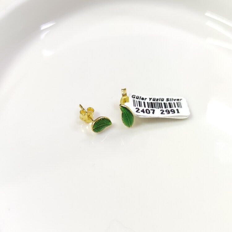 8 MM YEŞİL MİNELİ YAPRAK GÜMÜŞ ÇİVİ KÜPE