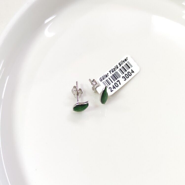 8 MM YEŞİL MİNELİ YAPRAK GÜMÜŞ ÇİVİ KÜPE