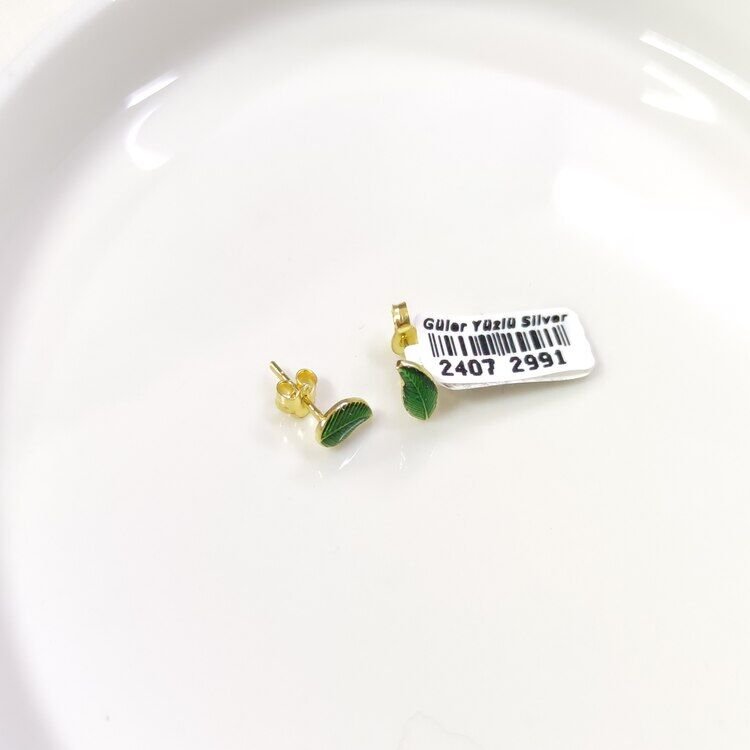 8 MM YEŞİL MİNELİ YAPRAK GÜMÜŞ ÇİVİ KÜPE