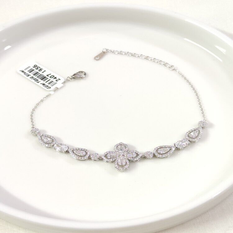 İTHAL YONCA DETAYLI TAŞLI GÜMÜŞ BİLEKLİK