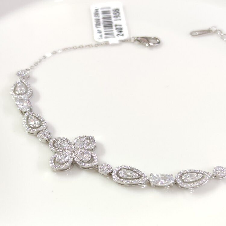 İTHAL YONCA DETAYLI TAŞLI GÜMÜŞ BİLEKLİK