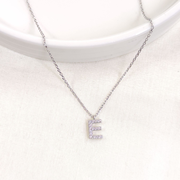 1 CM TAŞLI E HARF GÜMÜŞ KOLYE 40+5 CM