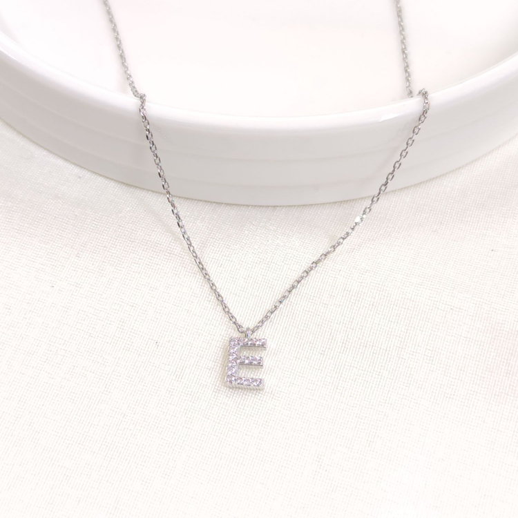 1 CM TAŞLI E HARF GÜMÜŞ KOLYE 40+5 CM