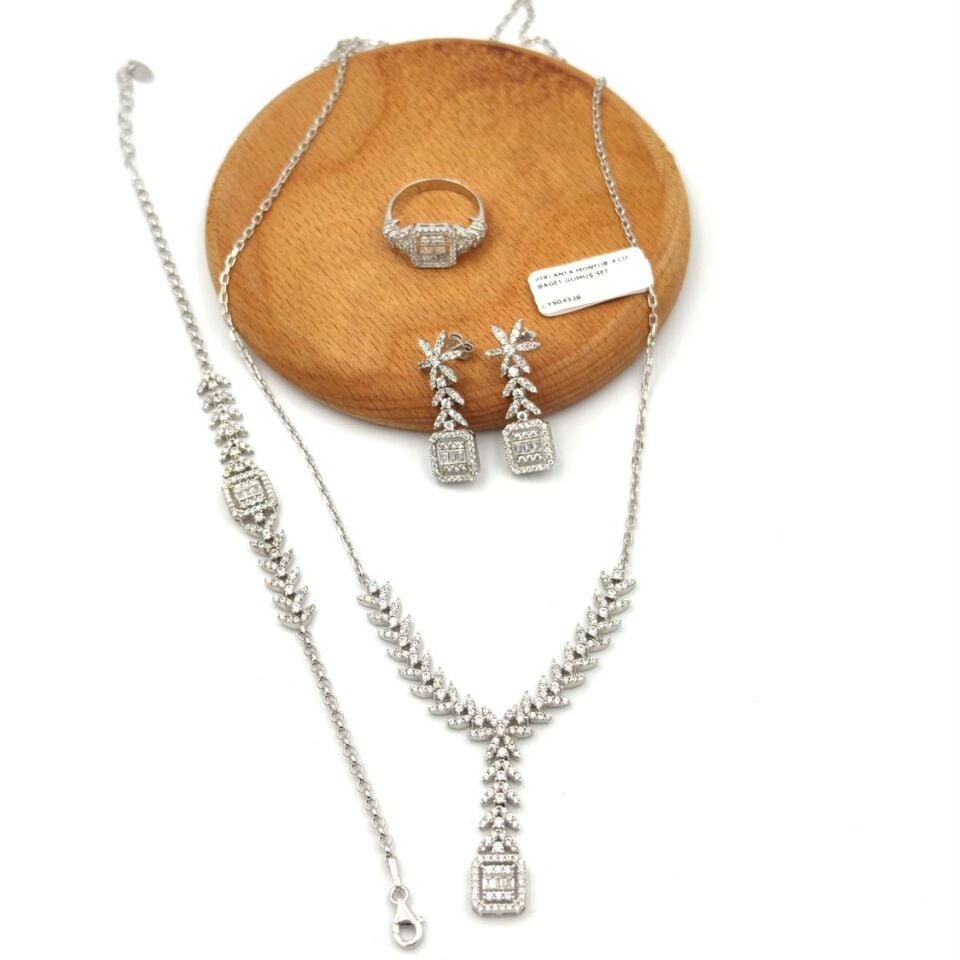 PIRLANTA MONTÜR 4 LÜ BAGET GÜMÜŞ SET