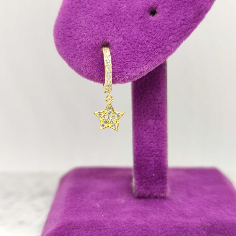 TAŞLI YILDIZ TEK HALKA GÜMÜŞ KÜPE ALTIN SARI - STD