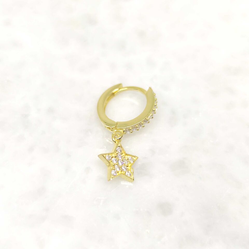 TAŞLI YILDIZ TEK HALKA GÜMÜŞ KÜPE ALTIN SARI - STD