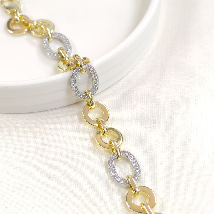FULLYX TAŞ DETAYLI OVAL BİLEKLİK BEYAZ VE GOLD 19 CM