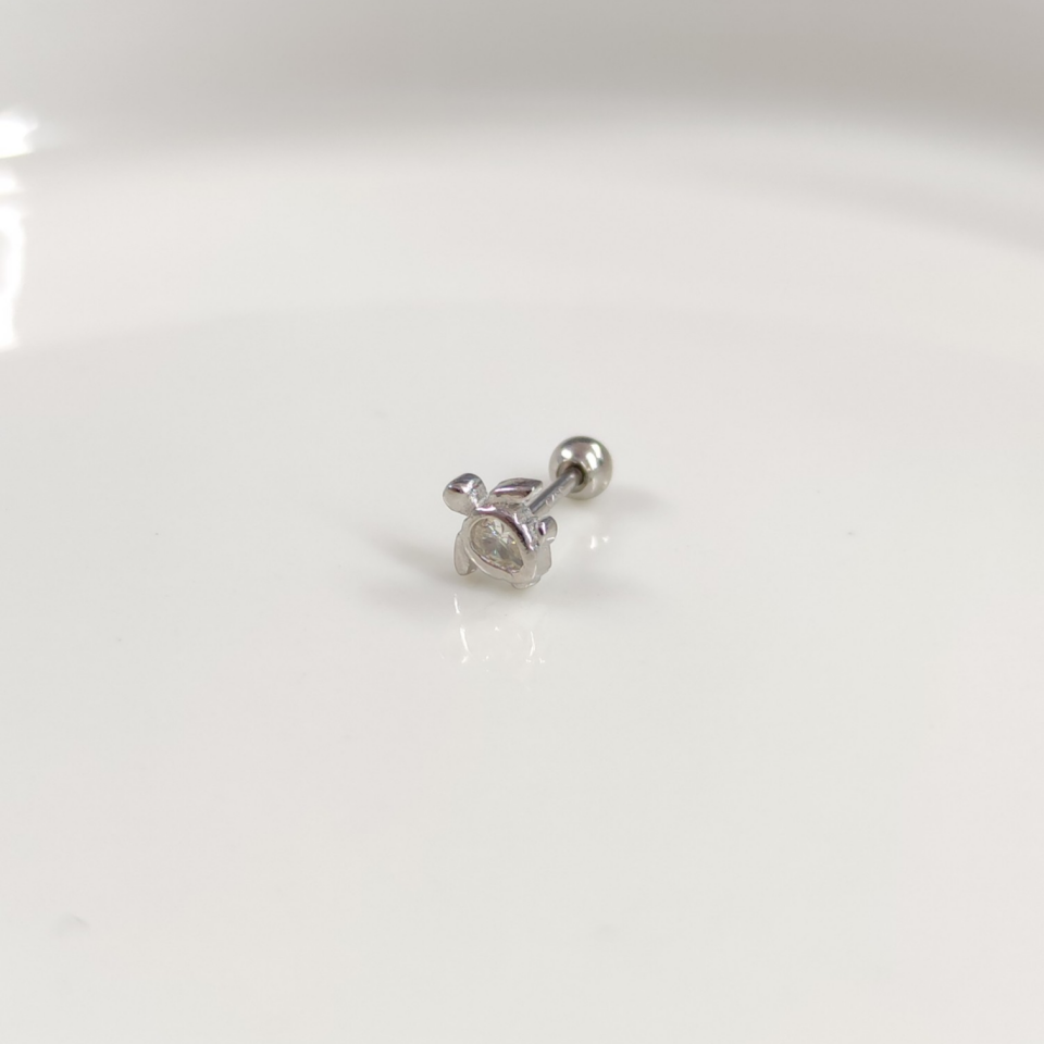 KAPLUMBAĞA GÜMÜŞ TRAGUS PIERCING