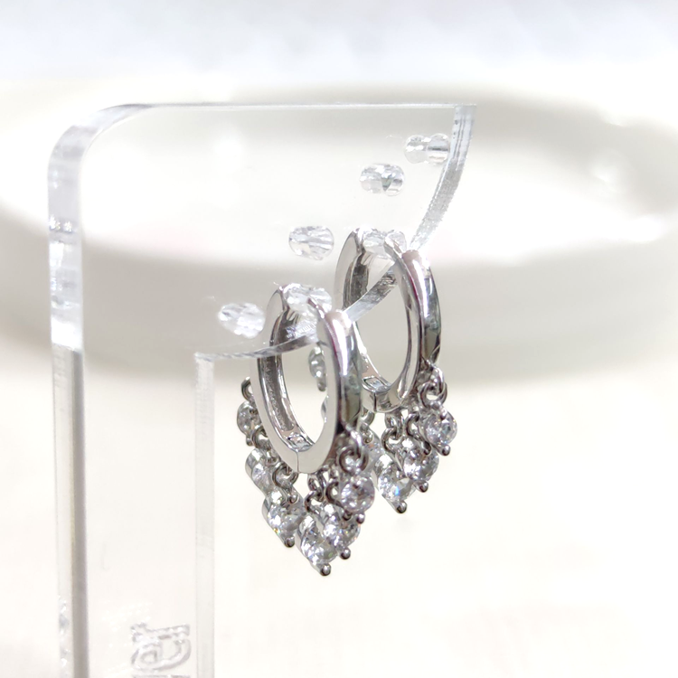 İTHAL SALLANTILI TAŞLI SHAK GÜMÜŞ 11 MM HALKA KÜPE