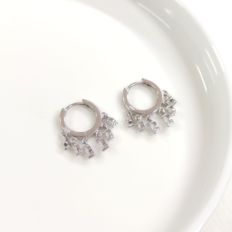 İTHAL SALLANTILI TAŞLI SHAK GÜMÜŞ 11 MM HALKA KÜPE