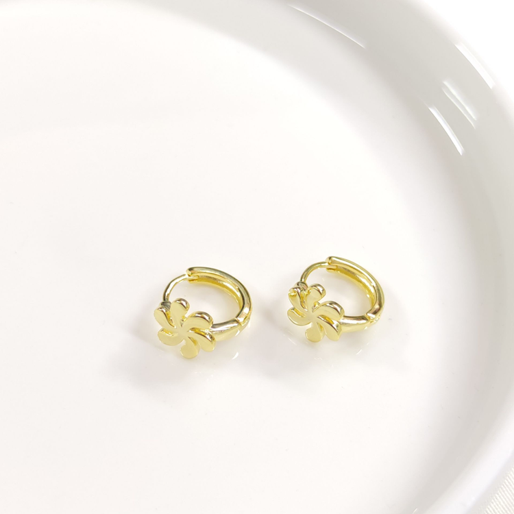 İTHAL ÇİÇEK 10 MM GÜMÜŞ HALKA KÜPE