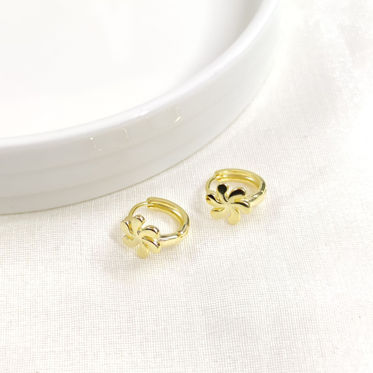 İTHAL ÇİÇEK 10 MM GÜMÜŞ HALKA KÜPE