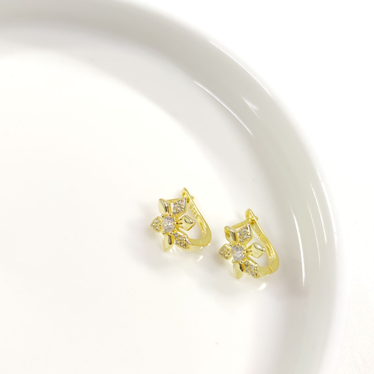 İTHAL ÇİÇEK GÜMÜŞ HALKA KÜPE