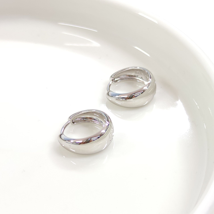 İTHAL BOMBELİ GÜMÜŞ 12 MM HALKA KÜPE