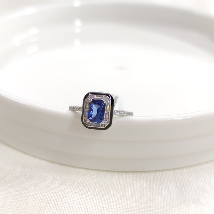 İTHAL SİYAH MİNELİ SAFİR ZİRKON BAGET GÜMÜŞ YÜZÜK