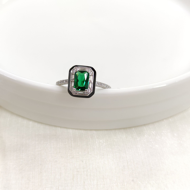 İTHAL SİYAH MİNELİ ZÜMRÜT ZİRKON BAGET GÜMÜŞ YÜZÜK