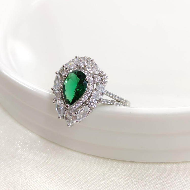 İTHAL ZÜMRÜT ZİRKON DAMLA GÜMÜŞ YÜZÜK