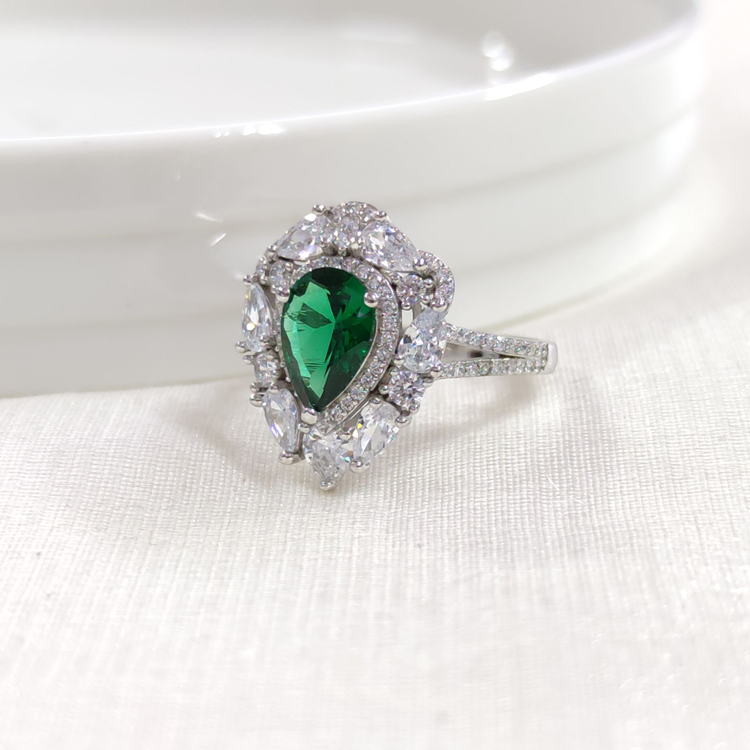 İTHAL ZÜMRÜT ZİRKON DAMLA GÜMÜŞ YÜZÜK