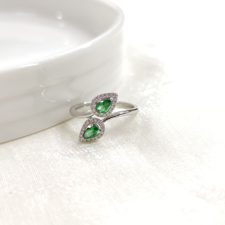 İTHAL ÇAPRAZ DAMLA ZÜMRÜT ZİRKON MİNİ GÜMÜŞ YÜZÜK