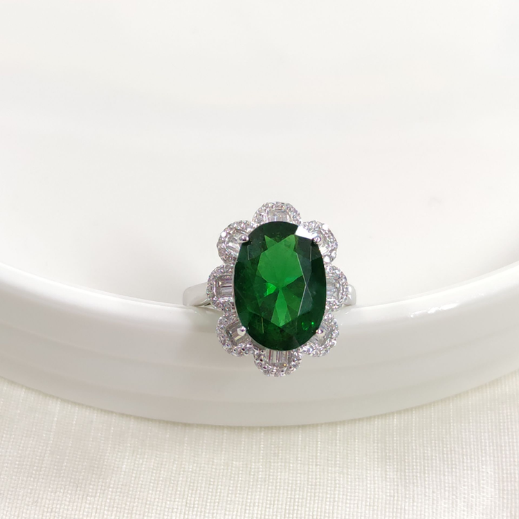 İTHAL OVAL BAGET ÇİÇEK ZÜMRÜT ZİRKON GÜMÜŞ YÜZÜK