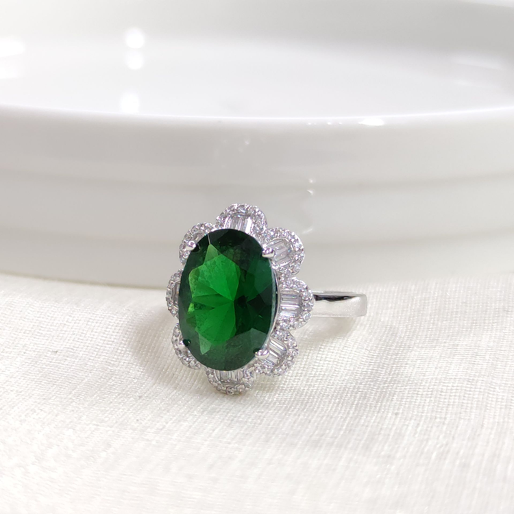 İTHAL OVAL BAGET ÇİÇEK ZÜMRÜT ZİRKON GÜMÜŞ YÜZÜK