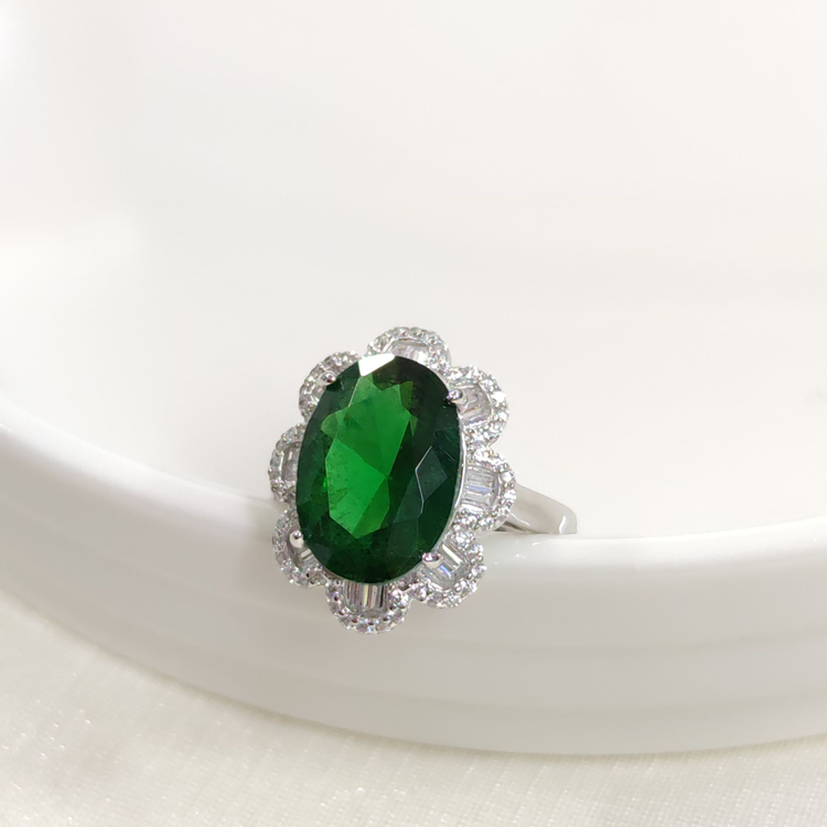 İTHAL OVAL BAGET ÇİÇEK ZÜMRÜT ZİRKON GÜMÜŞ YÜZÜK