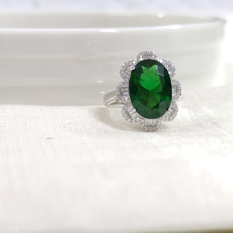 İTHAL OVAL BAGET ÇİÇEK ZÜMRÜT ZİRKON GÜMÜŞ YÜZÜK