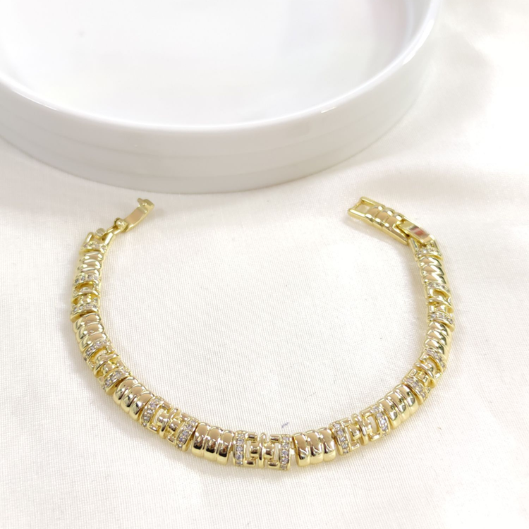 XUPING 7 MM TAŞ DETAYLI BOMBELİ BİLEKLİK GOLD 17+2 CM