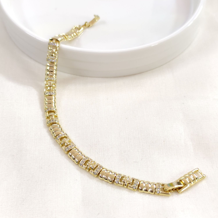 XUPING 7 MM TAŞ DETAYLI BOMBELİ BİLEKLİK GOLD 17+2 CM