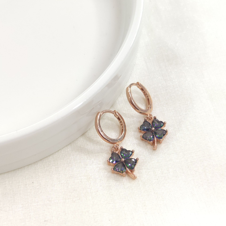 MİSTİK TOPAZ YONCA 10 MM HALKA GÜMÜŞ KÜPE