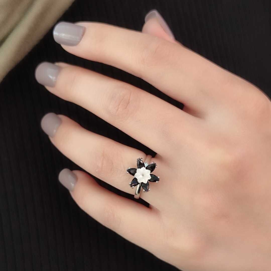 SEDEF DETAYLI SİYAH ZİRKON TAŞ LOTUS GÜMÜŞ YÜZÜK RODYUM BEYAZ - STD