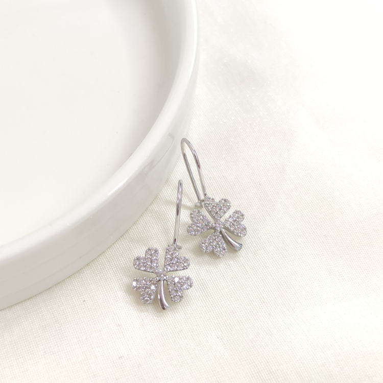 SALLANTILI YONCA GÜMÜŞ KÜPE