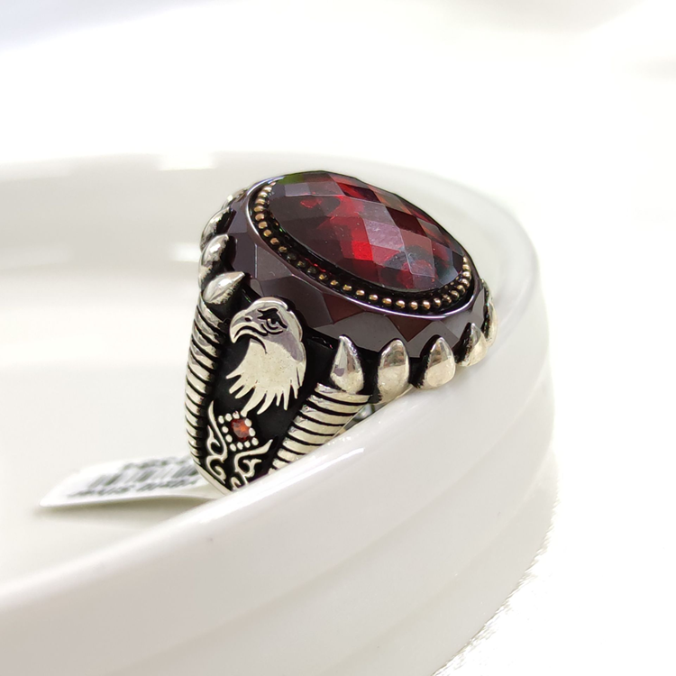 PENÇE KARTAL KIRMIZI TAŞLI GÜMÜŞ ERKEK YÜZÜK