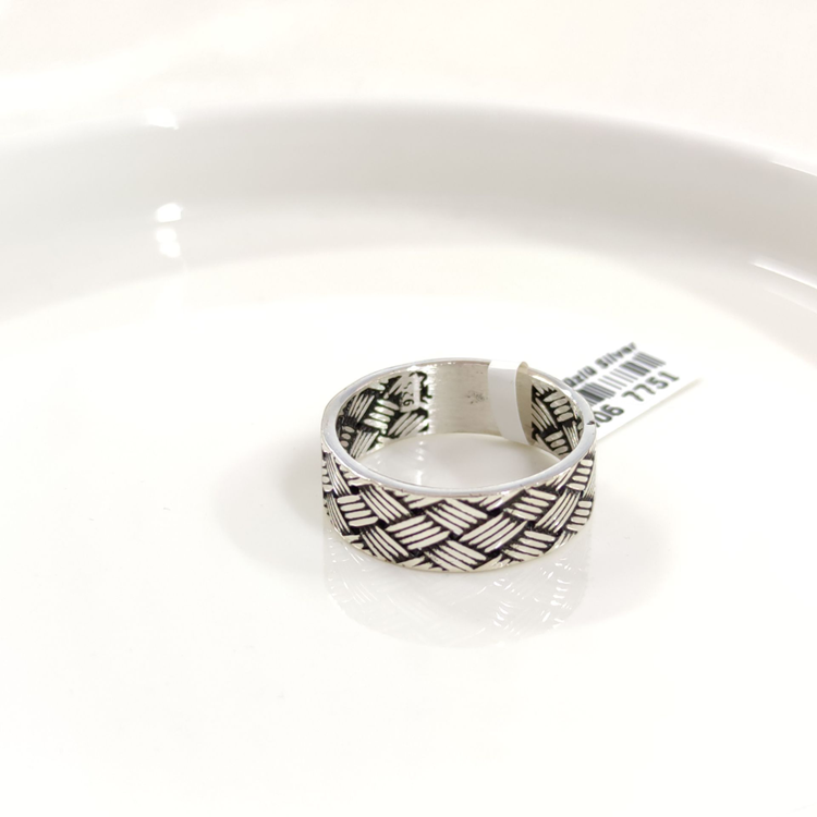 7,70 MM GÜMÜŞ ÖRGÜ DESENLİ OKSİTLİ ALYANS YÜZÜK