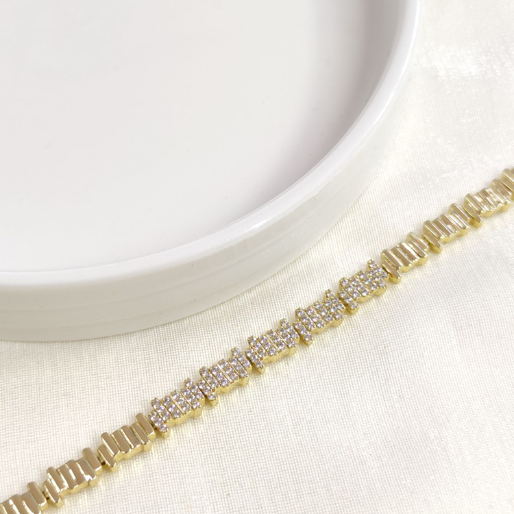 XUPING TAŞLI ASİMETRİK BİLEKLİK GOLD 17+2CM
