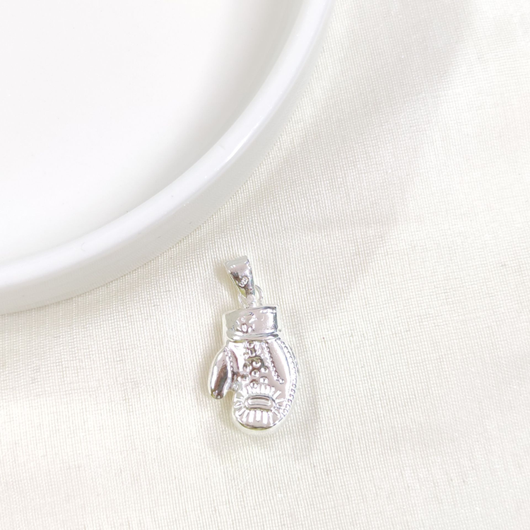 BOKS ELDİVENİ GÜMÜŞ KOLYE UCU 2 CM