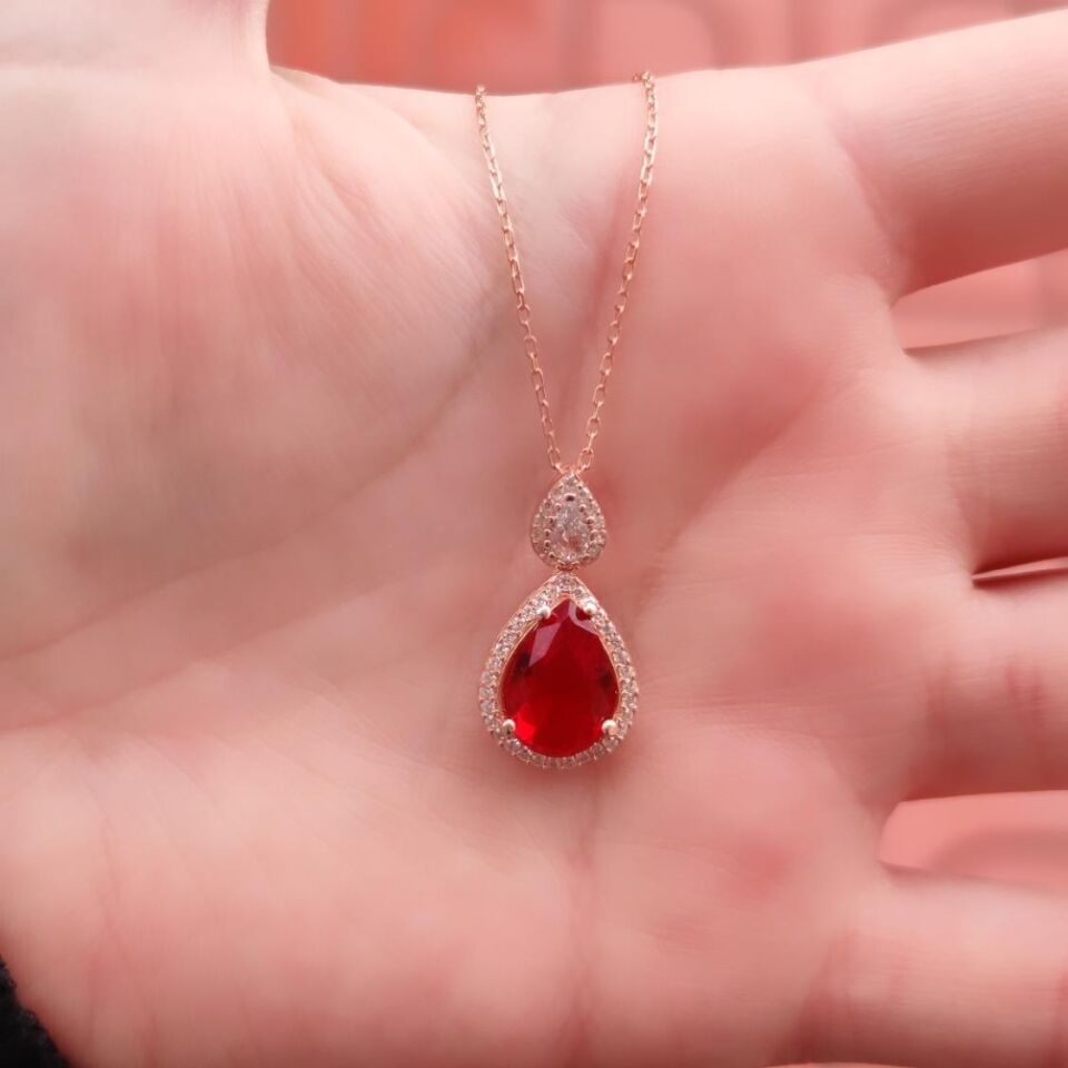 KIRMIZI TAŞLI DAMLA GÜMÜŞ KOLYE ROSE BAKIR - STD