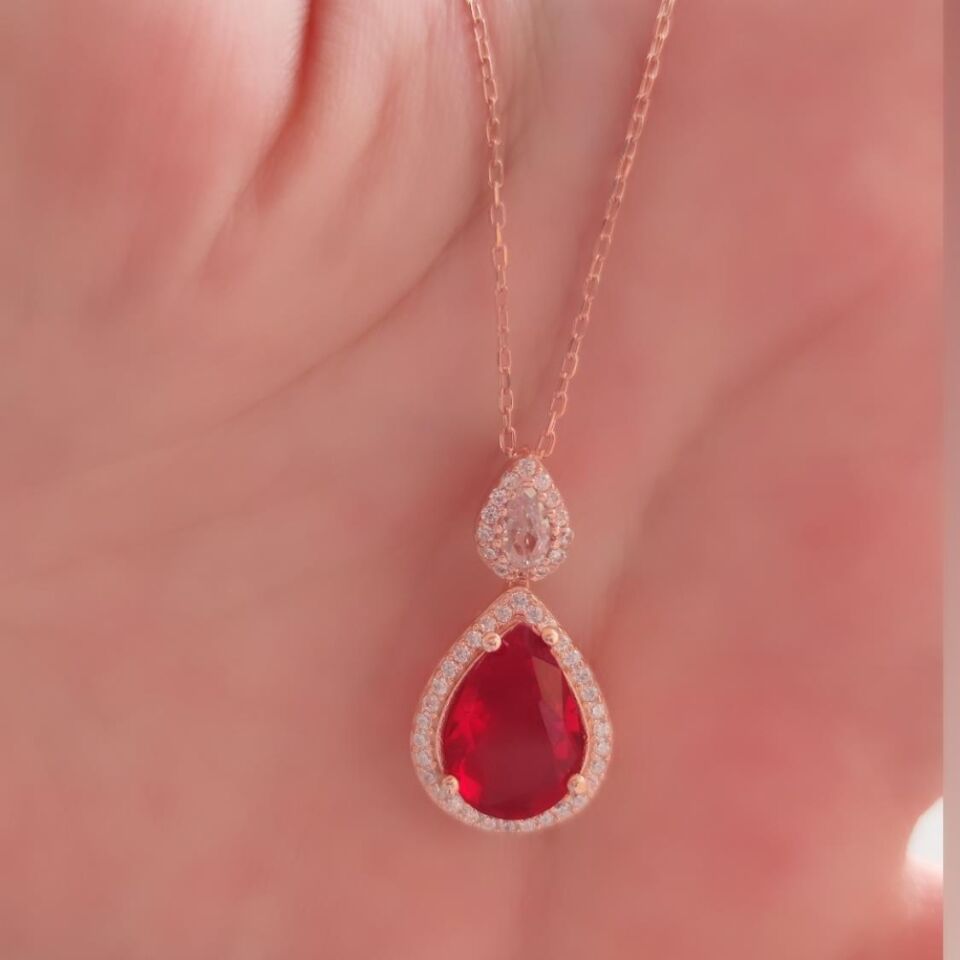 KIRMIZI TAŞLI DAMLA GÜMÜŞ KOLYE ROSE BAKIR - STD