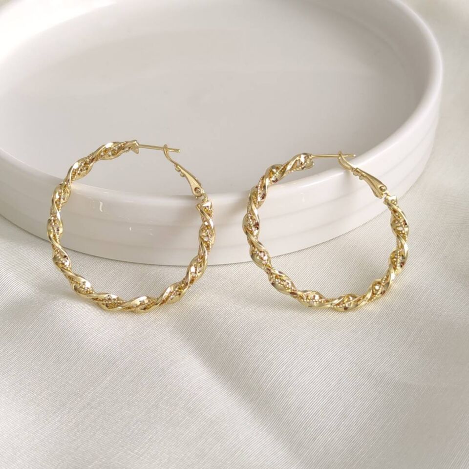 XUPING 3,3 CM BÜYÜK BURGU HALKA KÜPE GOLD