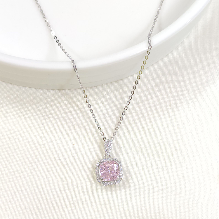 İTHAL PEMBE TAŞLI KARE GÜMÜŞ KOLYE