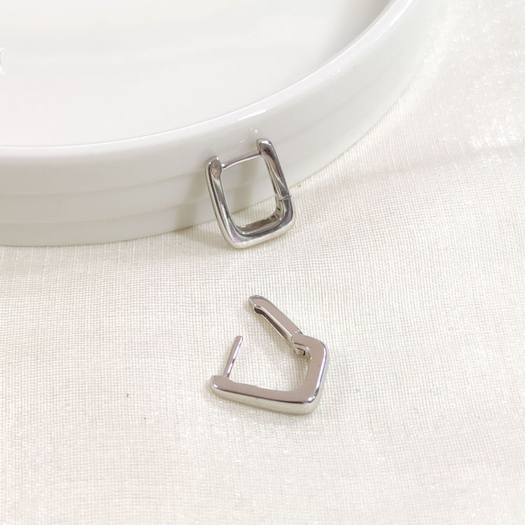 İTHAL DÖRTGEN GÜMÜŞ HALKA KÜPE